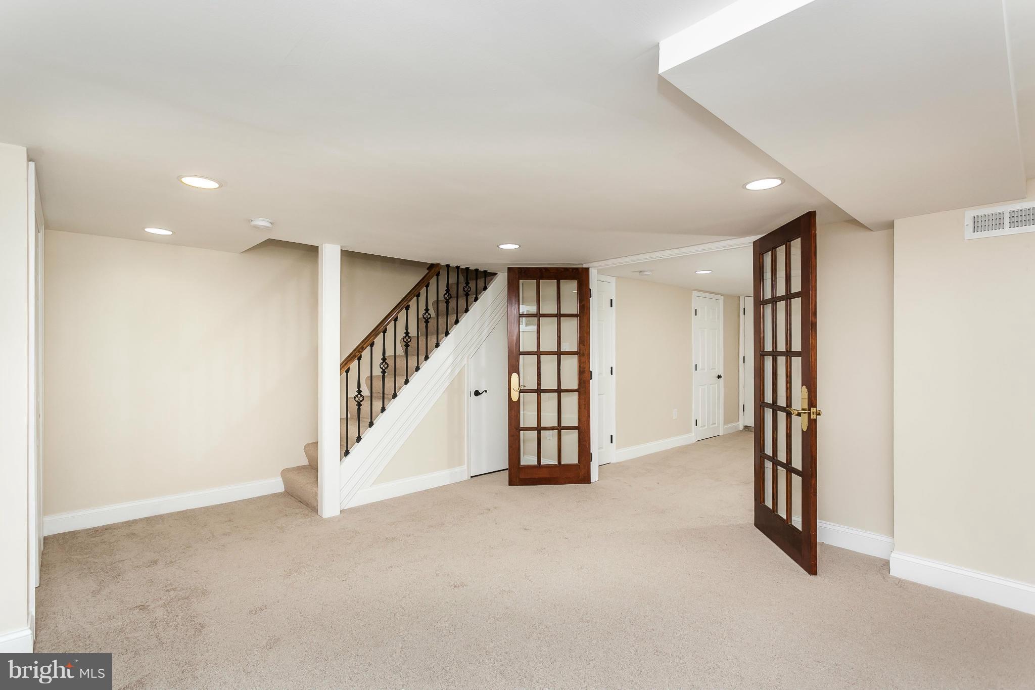 801 St Dunstans Road Baltimore, MD 21212 - Photo 14 of 21 Family Room