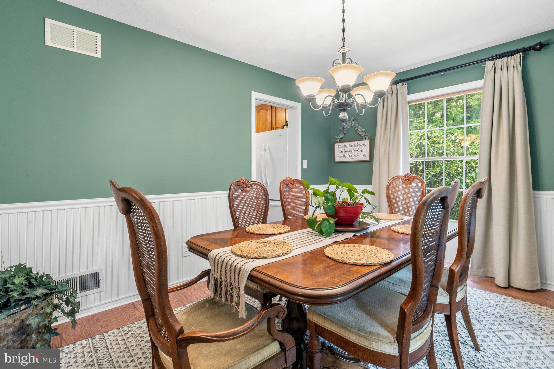 3788 Roop Road New Windsor, MD 21776 - Photo 9 of 33 Dining Room