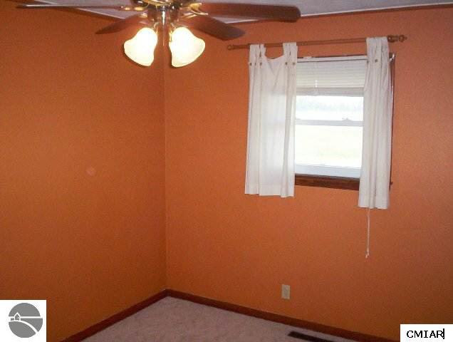 10580 East Monroe Road Merrill, MI 48637 - Photo 6 of 9 1768939-5.JPG
