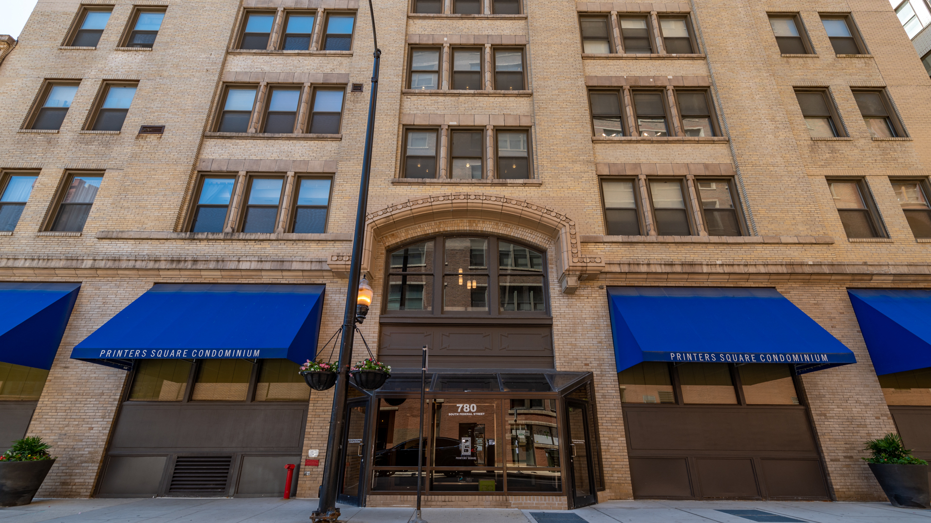 780 South Federal Street, Unit 1106 Chicago, IL 60605 - Photo 1 of 32 a building view