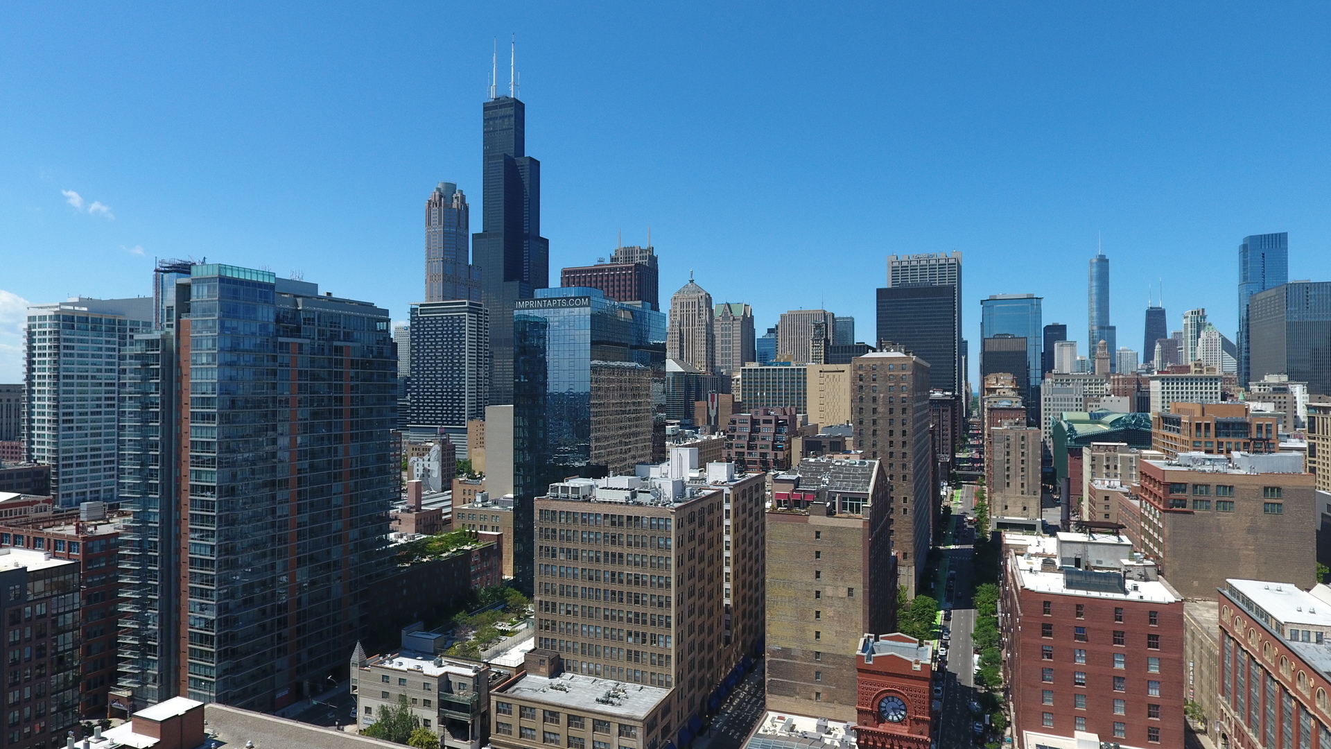 780 South Federal Street, Unit 1106 Chicago, IL 60605 - Photo 2 of 32 a city view with tall buildings