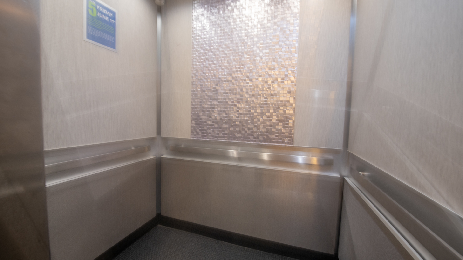 780 South Federal Street, Unit 1106 Chicago, IL 60605 - Photo 25 of 32 a bathroom with a bathtub