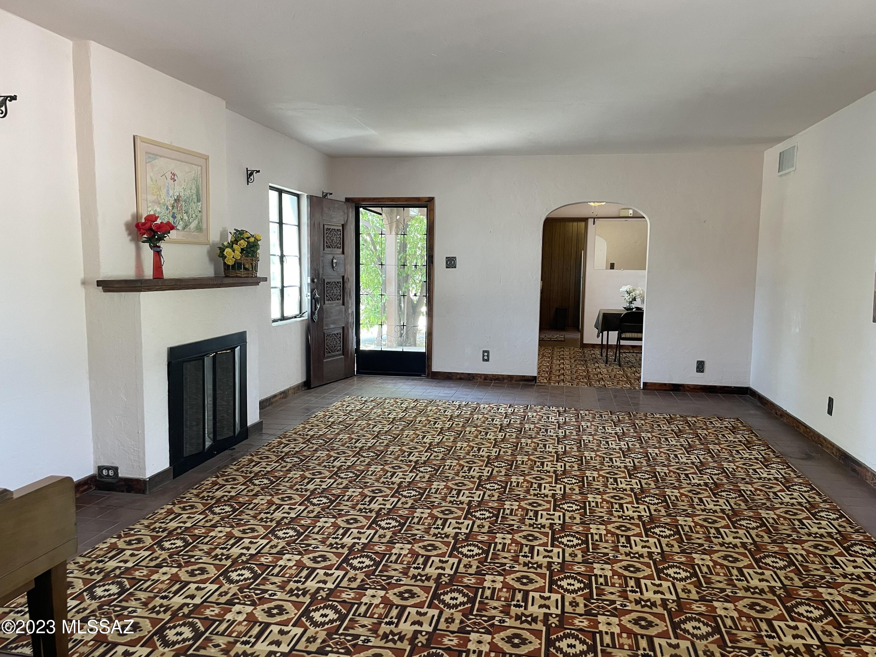 2411 East Lind Road Tucson, AZ 85719 - Photo 2 of 19 Gallery Image 2