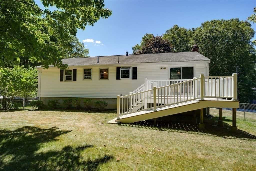 86 Drake Road Burlington, MA 01803 - Photo 4 of 34 Gallery Image 4