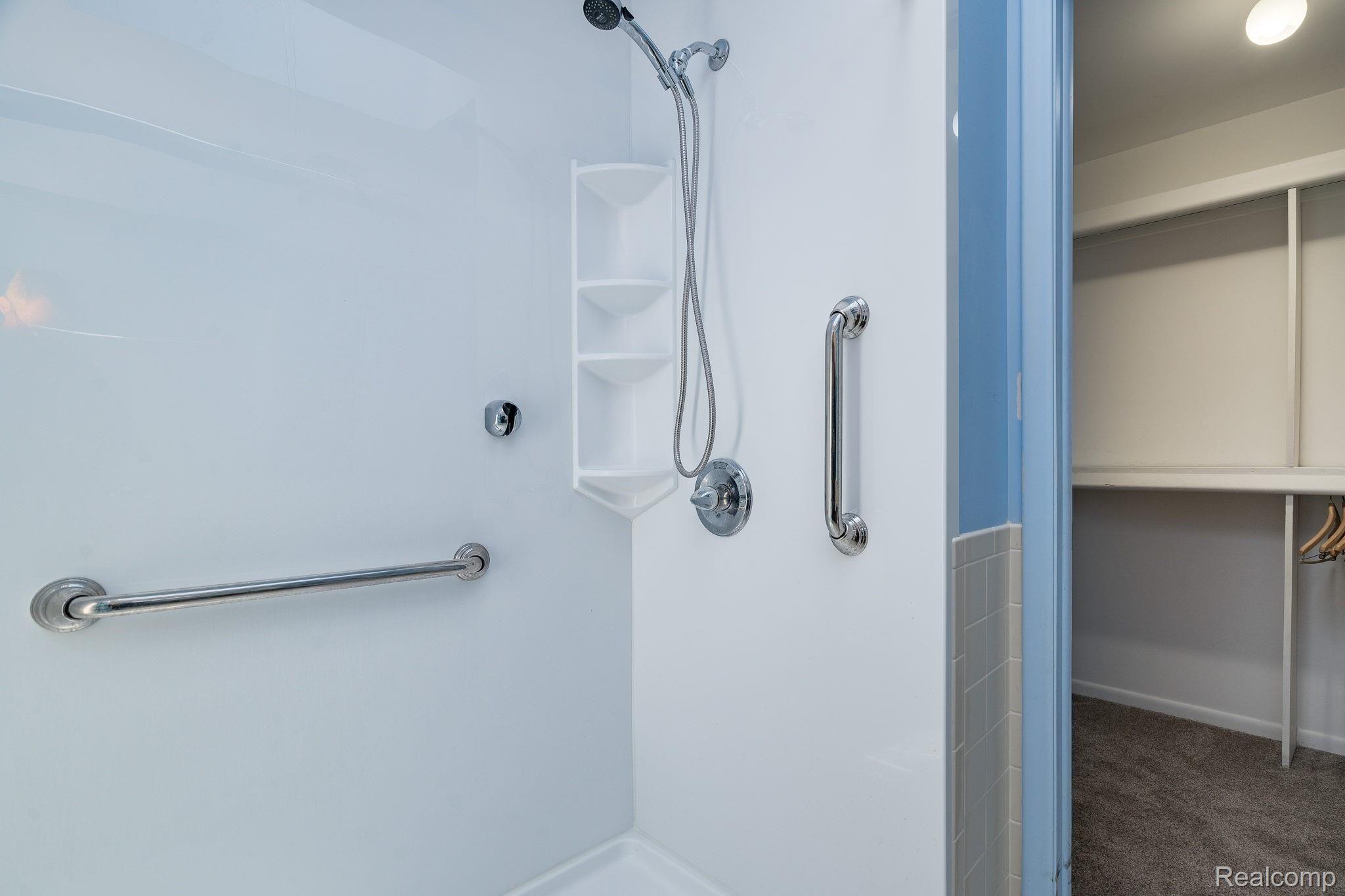 741 Delanoy Court Rochester, MI 48307 - Photo 21 of 39 23-web-or-mls-741-Delanoy-Ct-23.jpg