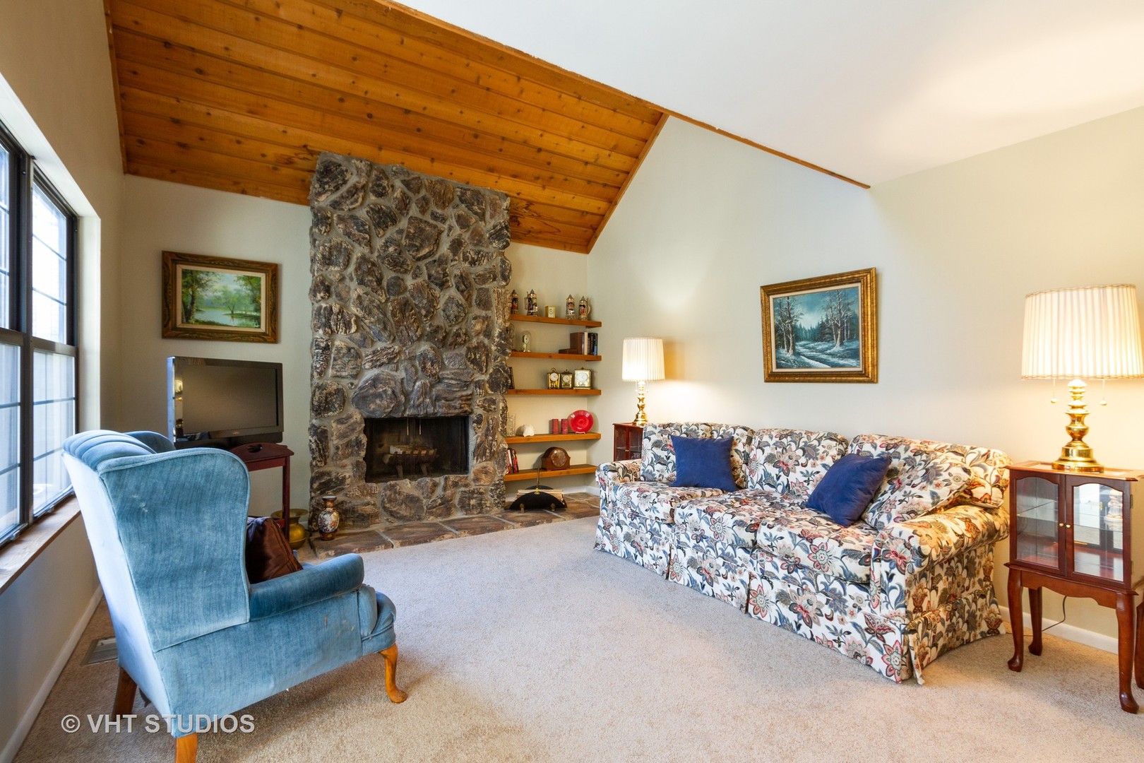 703 Chandler Road Gurnee, IL 60031 - Photo 2 of 10