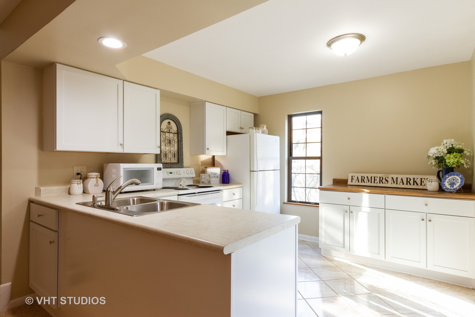 703 Chandler Road Gurnee, IL 60031 - Photo 4 of 10