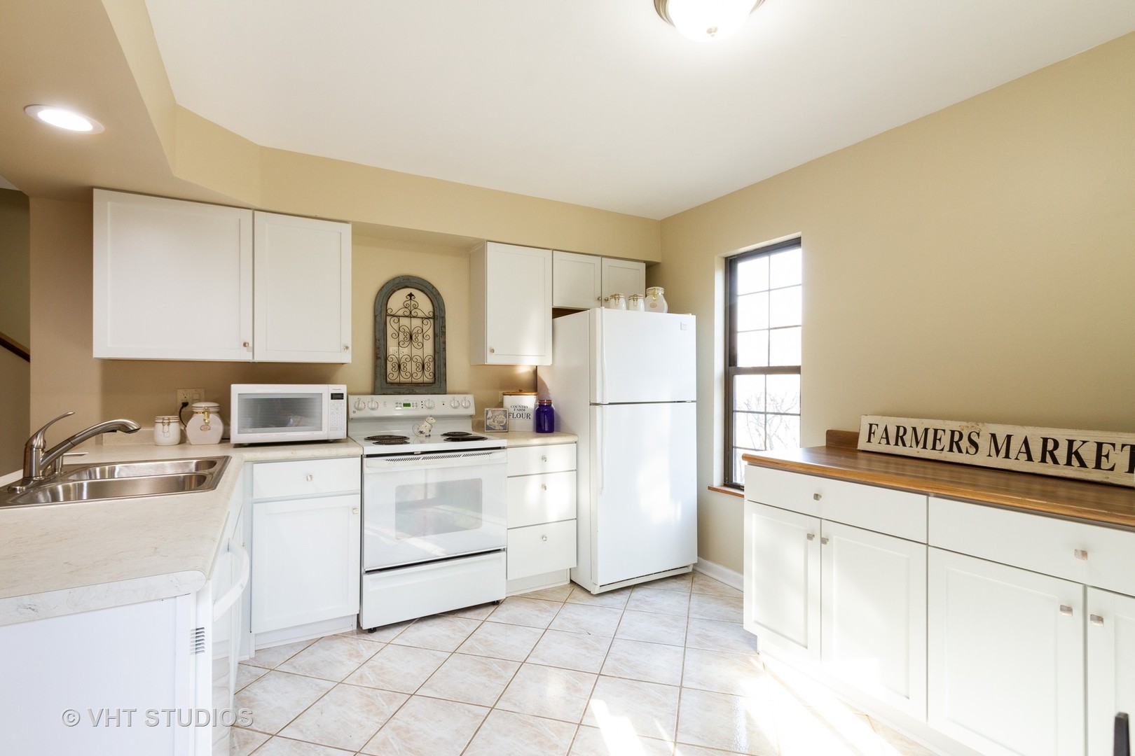 703 Chandler Road Gurnee, IL 60031 - Photo 5 of 10