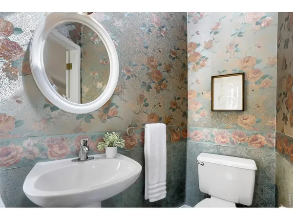 $965,000 | 122 Longs Peak Drive, Lyons, CO 80540