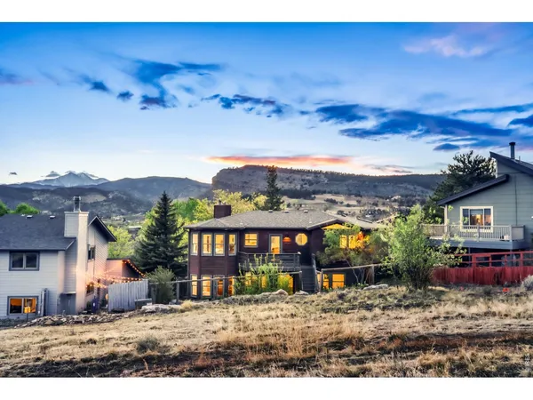 $965,000 | 122 Longs Peak Drive, Lyons, CO 80540