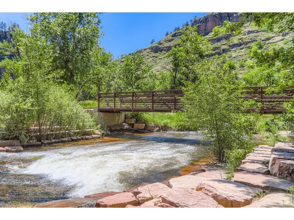 $965,000 | 122 Longs Peak Drive, Lyons, CO 80540