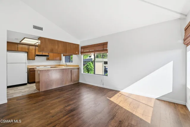 $454,500 | 245 Oak Leaf Drive, Unit 205, Thousand Oaks, CA 91360