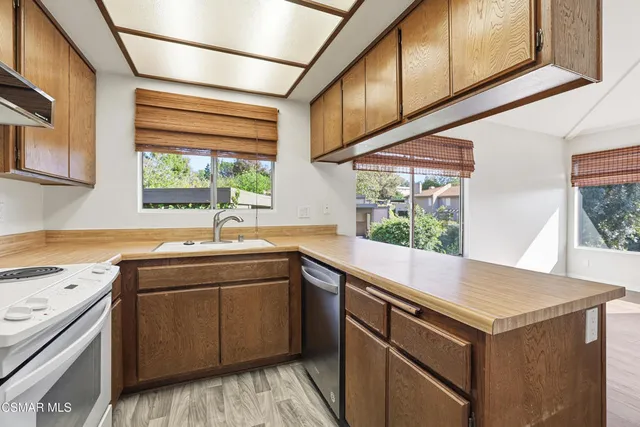 $454,500 | 245 Oak Leaf Drive, Unit 205, Thousand Oaks, CA 91360