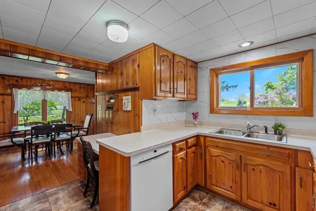 $424,500 | 2901 West Forest Hill Avenue, Franklin, WI 53132