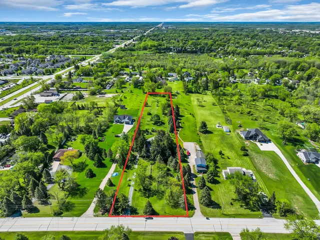 $424,500 | 2901 West Forest Hill Avenue, Franklin, WI 53132