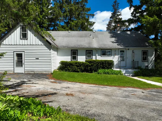 $424,500 | 2901 West Forest Hill Avenue, Franklin, WI 53132