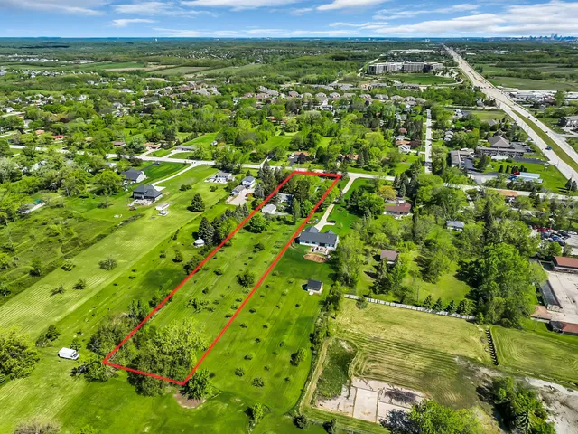 $424,500 | 2901 West Forest Hill Avenue, Franklin, WI 53132