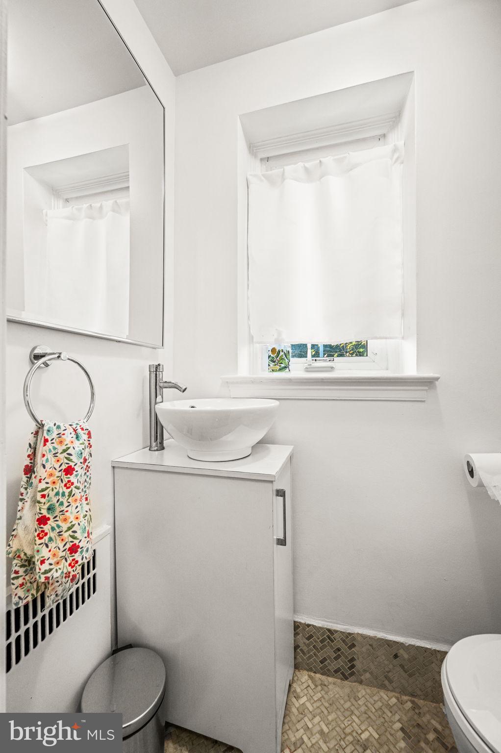 32 Henley Road Wynnewood, PA 19096 - Photo 24 of 45 First Floor Powder Room