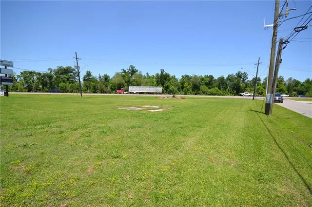 $399,900 | 12429 Highway 90, Luling, LA 70070