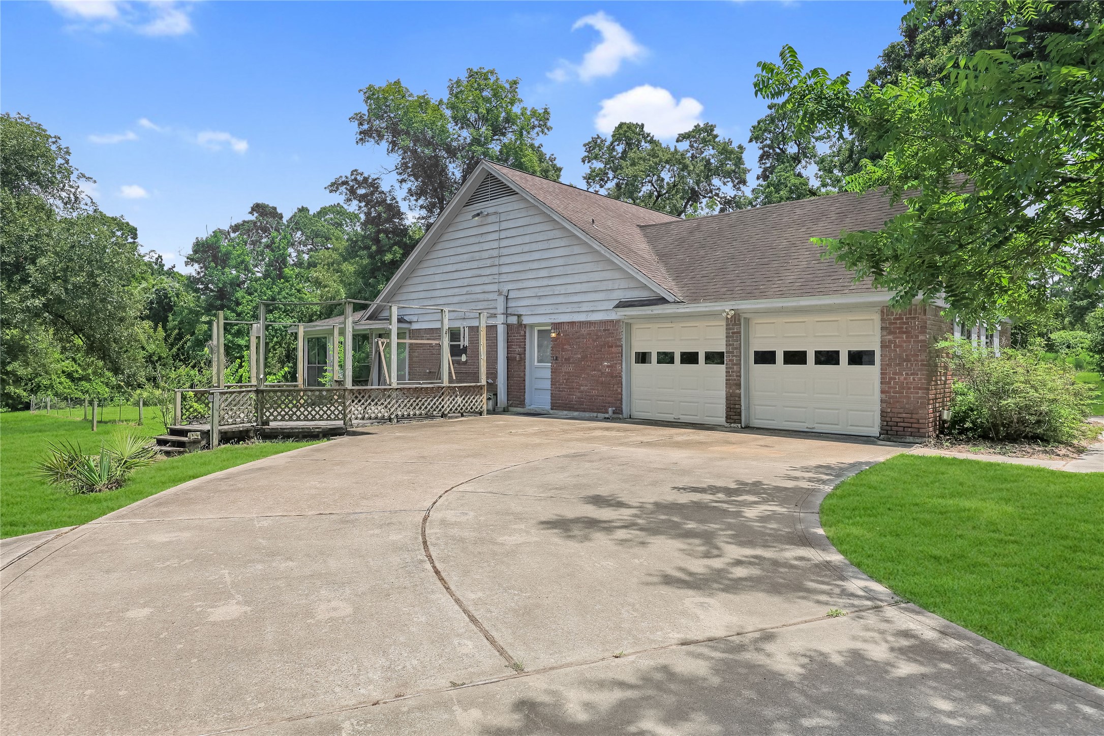 22902 Kobs Road Tomball, TX 77377 - Photo 37 of 47 side load 2 car garage