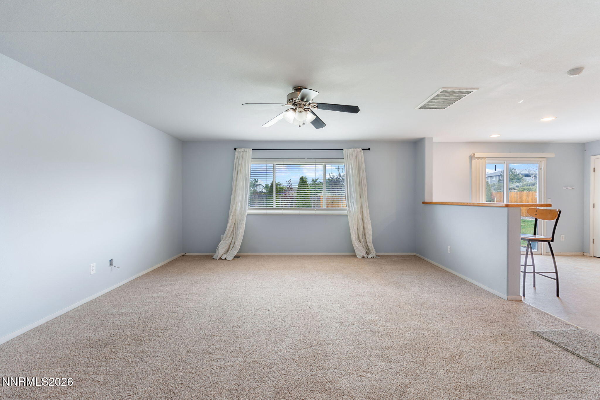 7655 East Key Largo Court Reno, NV 89506 - Photo 2 of 26 Living Room