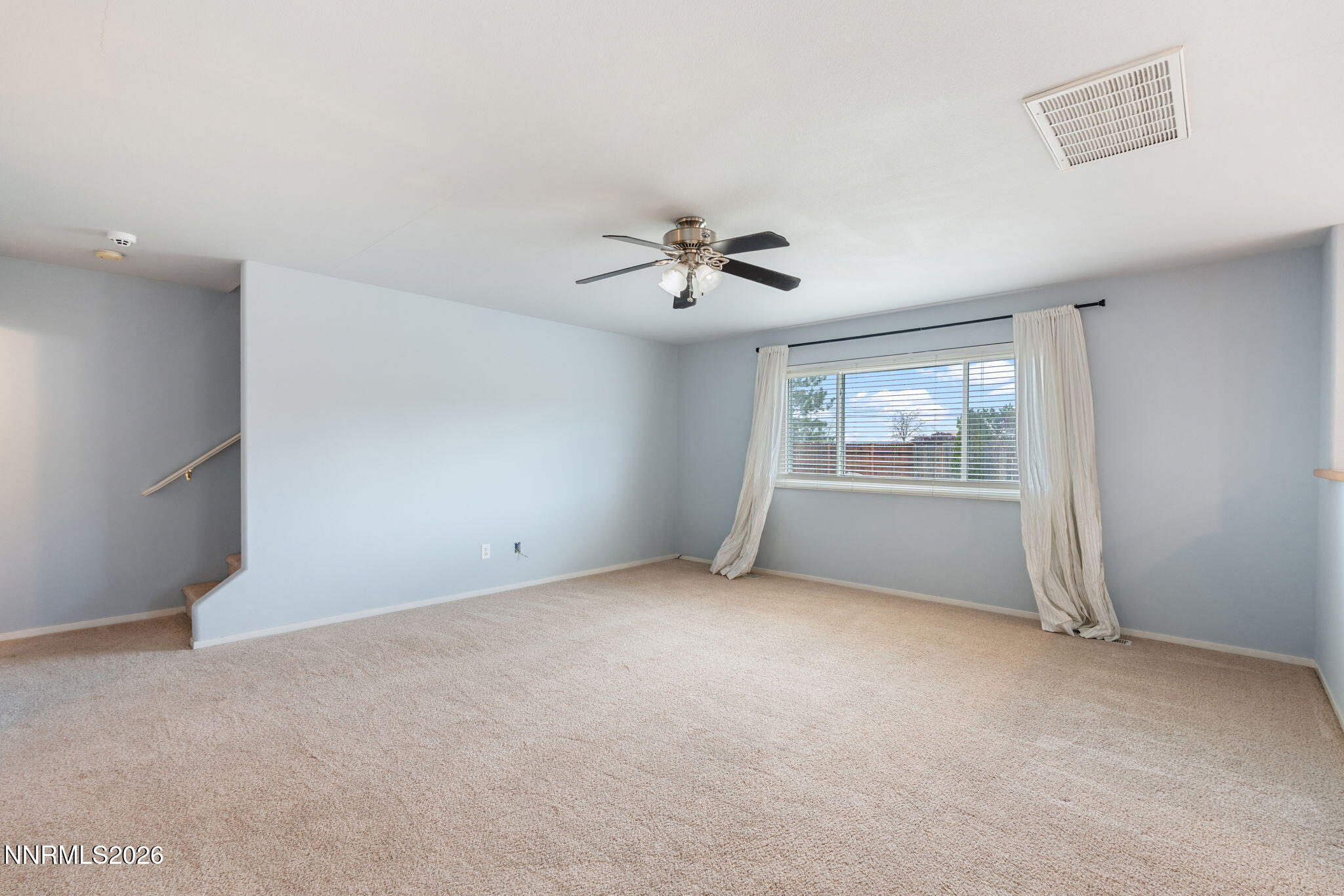 7655 East Key Largo Court Reno, NV 89506 - Photo 4 of 26 Living Room