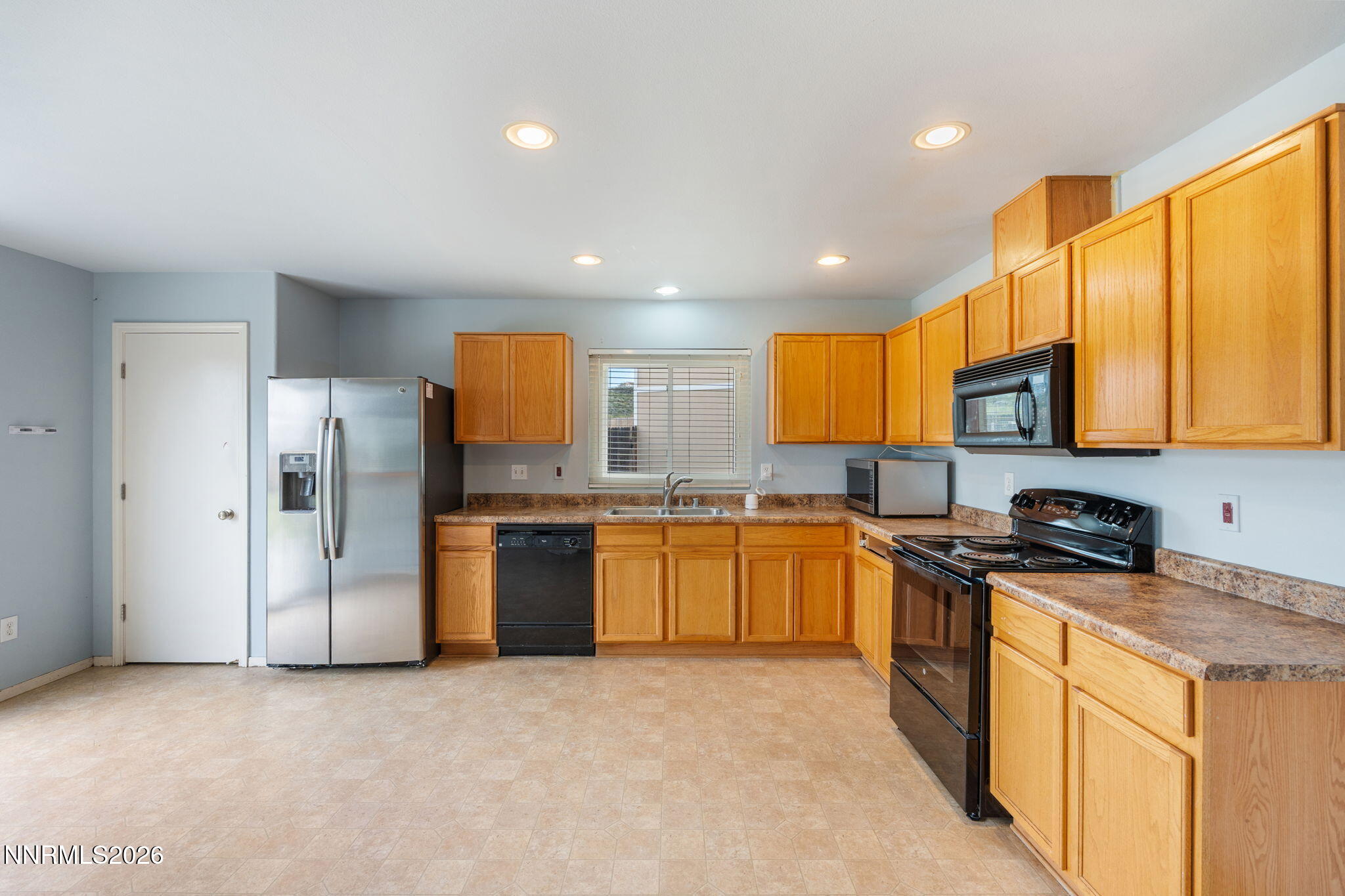 7655 East Key Largo Court Reno, NV 89506 - Photo 5 of 26 Kitchen