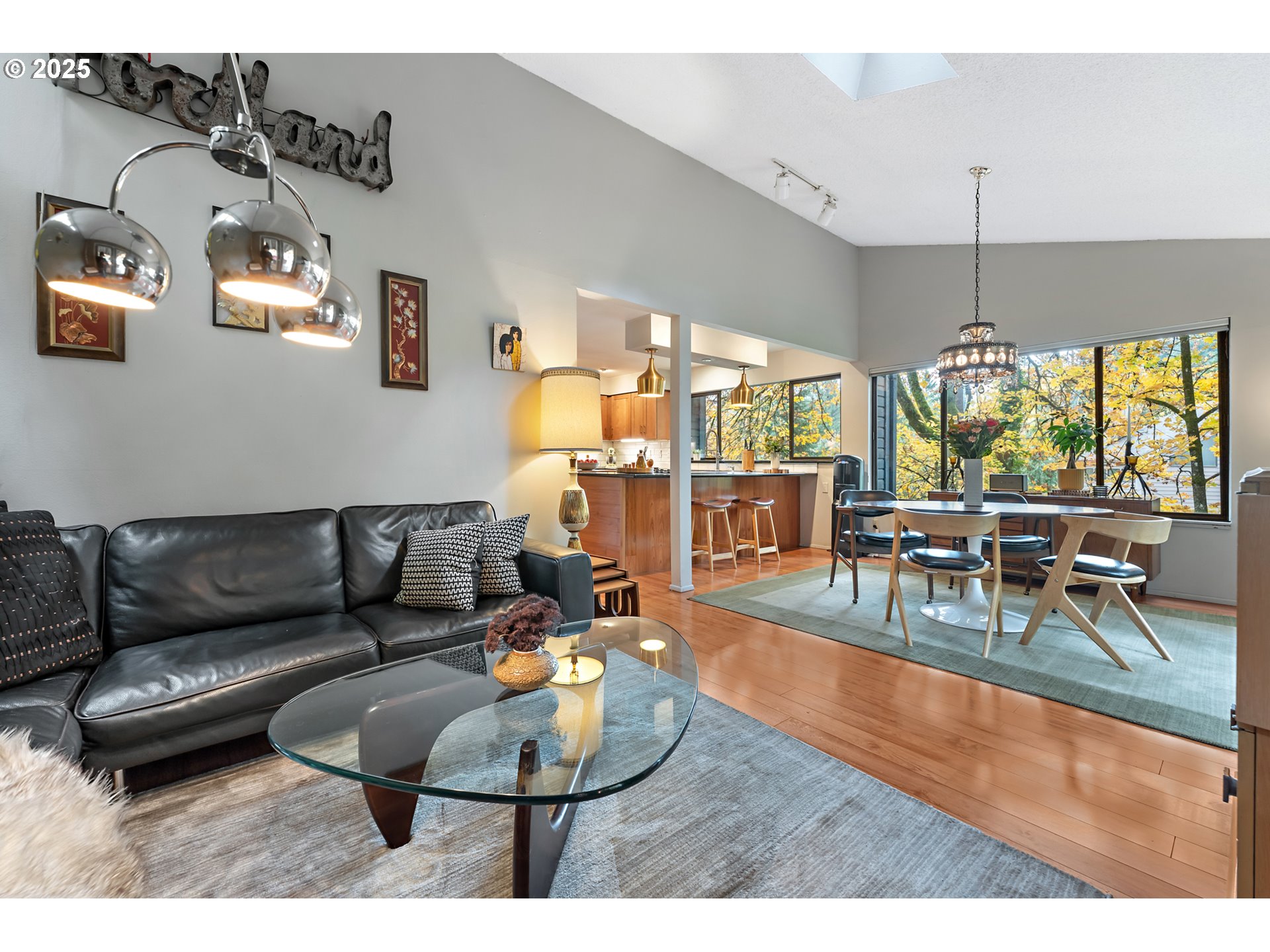 728 Southwest Cheltenham Street Portland, OR 97239 - Photo 18 of 46 Great Room