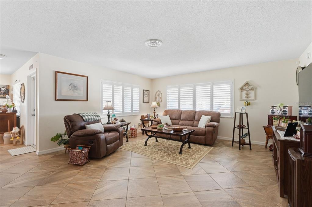 250 Rosery Road Northwest, Unit 351 Largo, FL 33770 - Photo 4 of 20