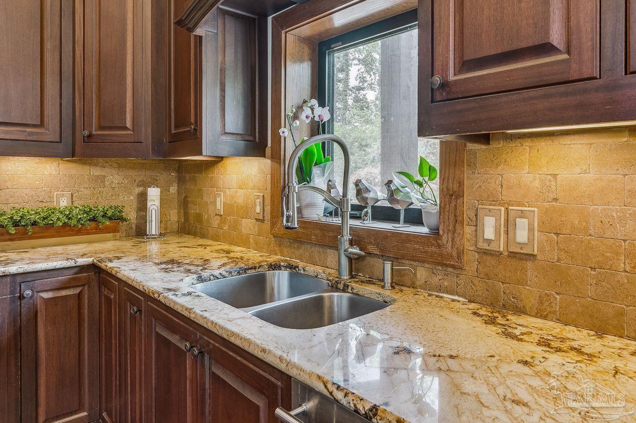 201 Tara Road Pensacola, FL 32534 - Photo 16 of 50 Gallery Image 16