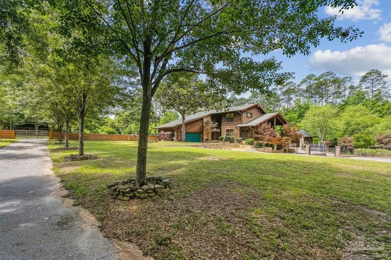 201 Tara Road Pensacola, FL 32534 - Photo 3 of 50 Gallery Image 3