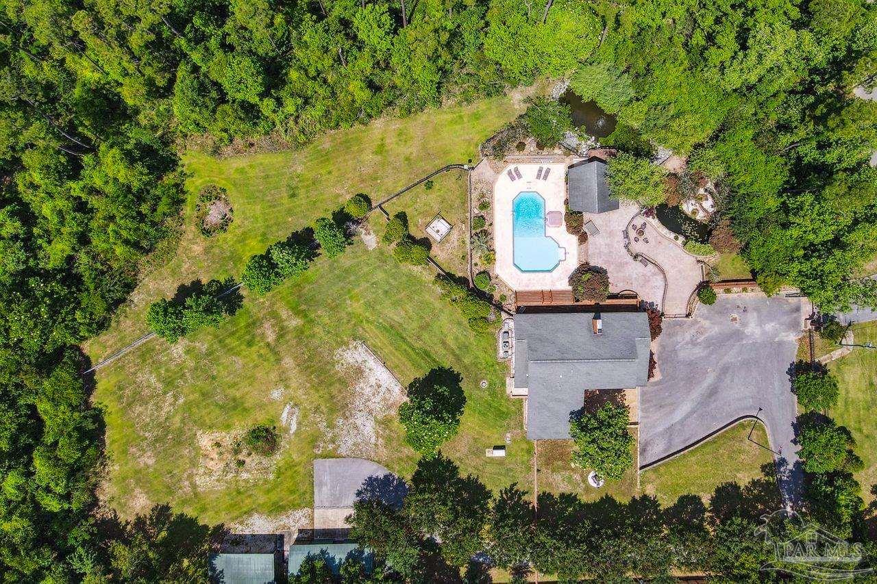201 Tara Road Pensacola, FL 32534 - Photo 4 of 50 Gallery Image 4