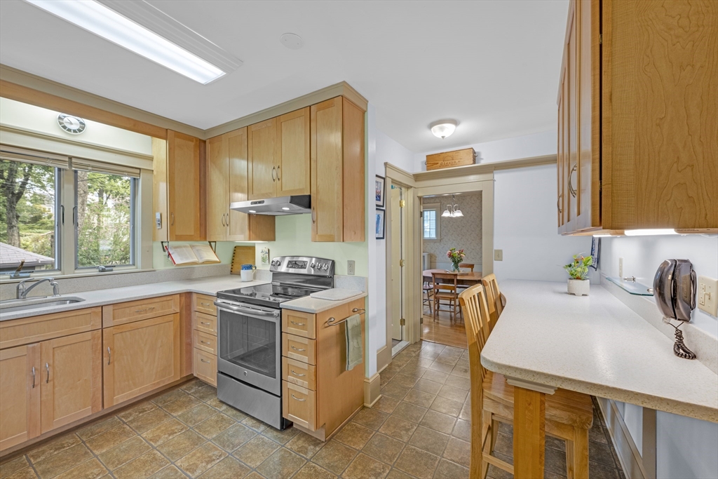 122 Longfellow Road Worcester, MA 01602 - Photo 15 of 42 Gallery Image 15