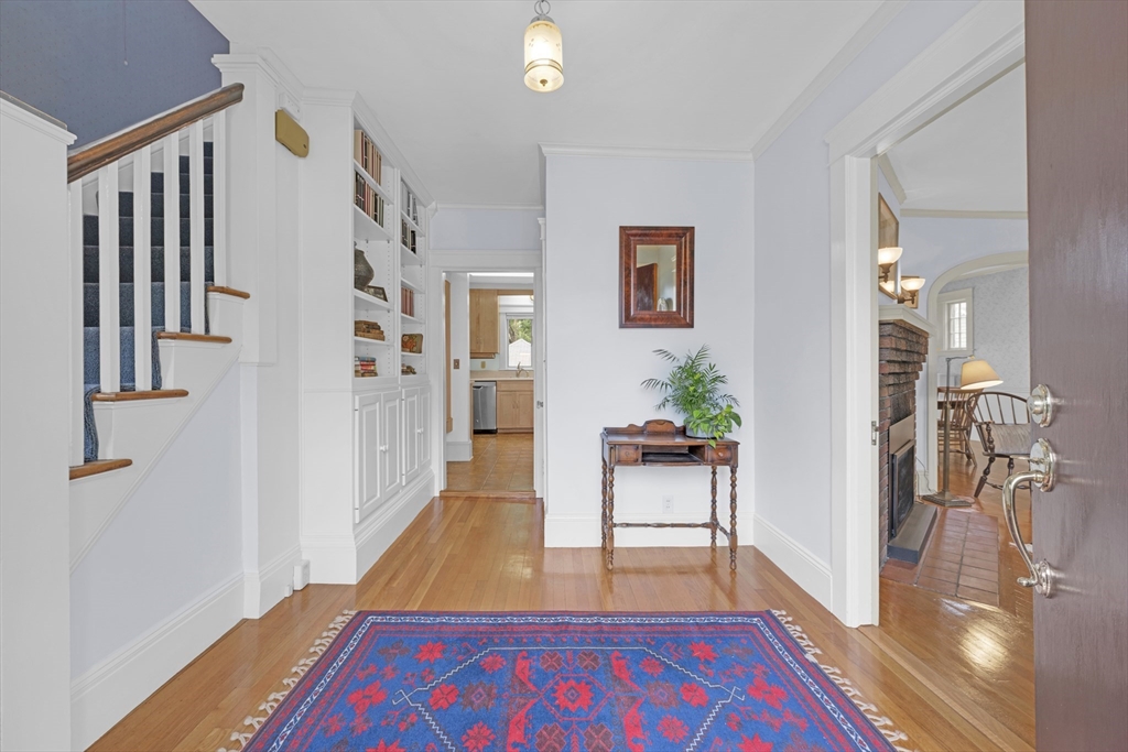 122 Longfellow Road Worcester, MA 01602 - Photo 6 of 42 Gallery Image 6