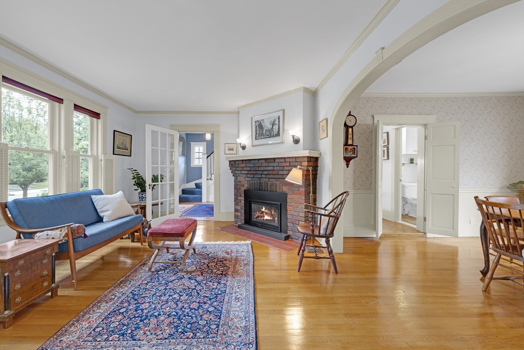 122 Longfellow Road Worcester, MA 01602 - Photo 9 of 42 Gallery Image 9