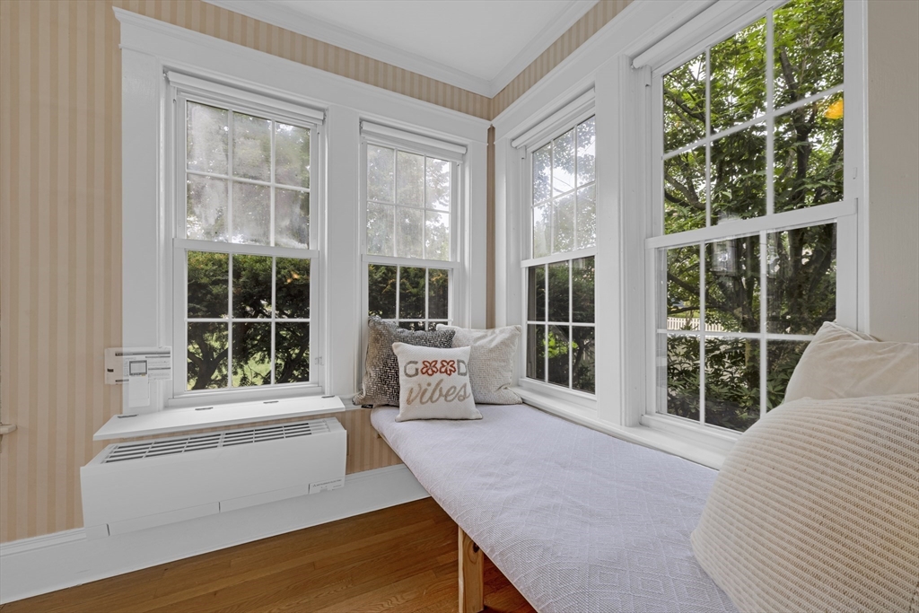122 Longfellow Road Worcester, MA 01602 - Photo 10 of 42 Gallery Image 10