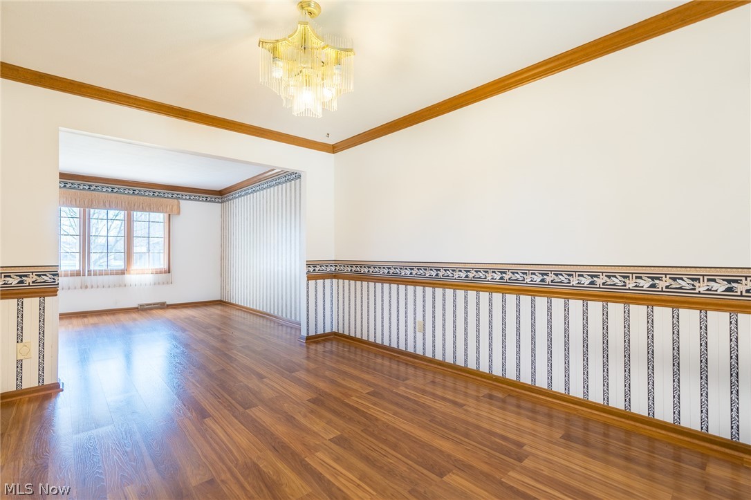 6606 Springdale Road Cleveland, OH 44130 - Photo 12 of 34