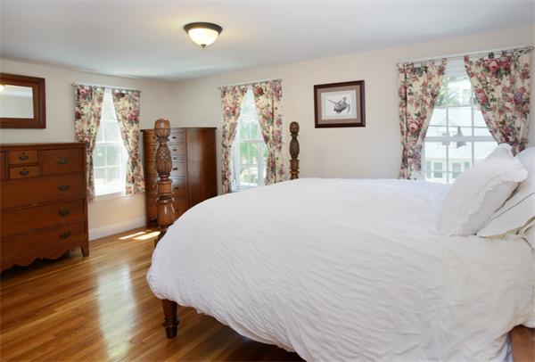 53 Emerson Road Watertown, MA 02472 - Photo 5 of 12 Gallery Image 5
