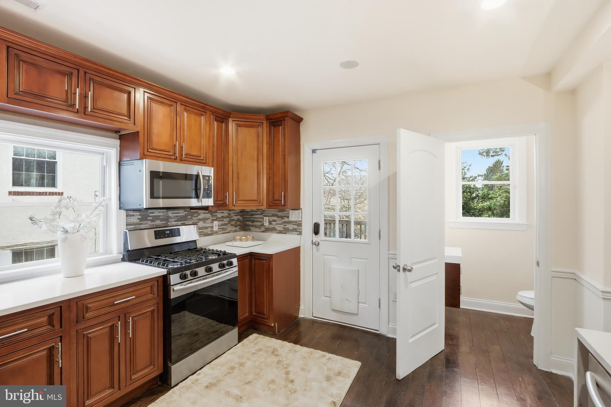 3211 Dorchester Road Baltimore, MD 21215 - Photo 9 of 28