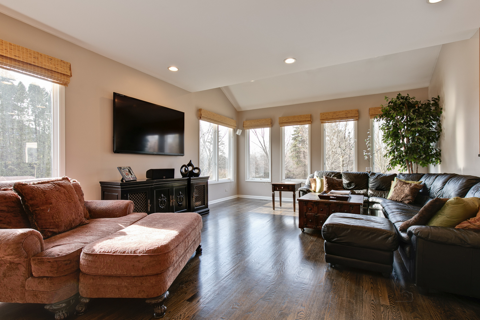 2023 Sheridan Road Buffalo Grove, IL 60089 - Photo 15 of 45