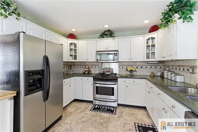 $760,000 | 12 Madison Drive, Helmetta, NJ 08828