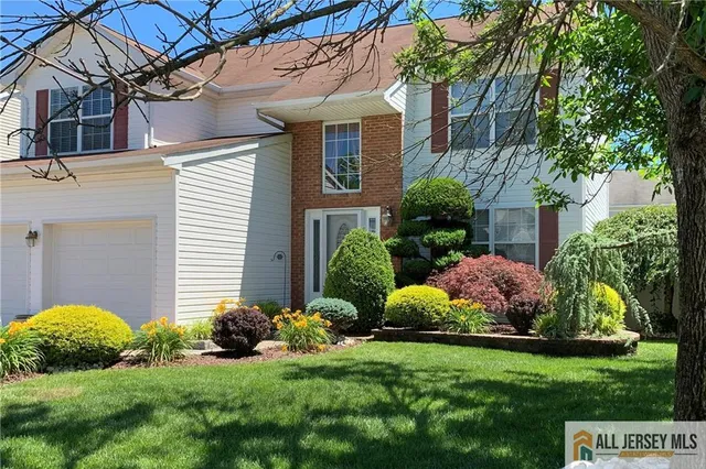 $760,000 | 12 Madison Drive, Helmetta, NJ 08828