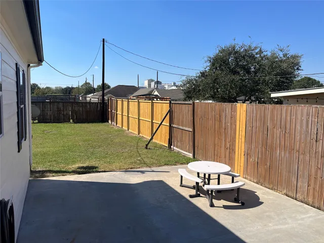 $1,650 | 1007 Rose Lane, Eagle Lake, TX 77434