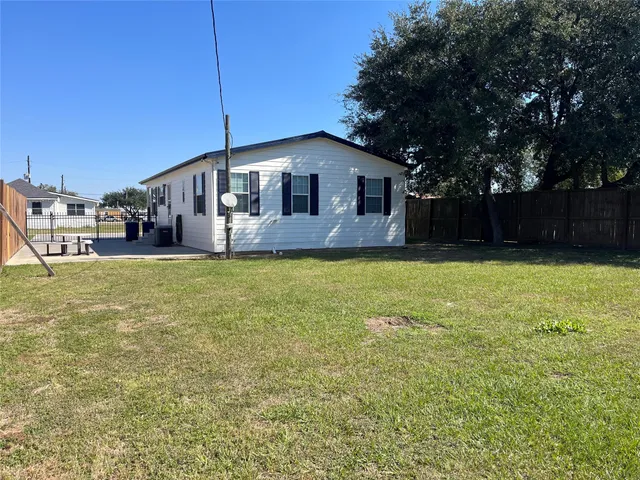 $1,650 | 1007 Rose Lane, Eagle Lake, TX 77434