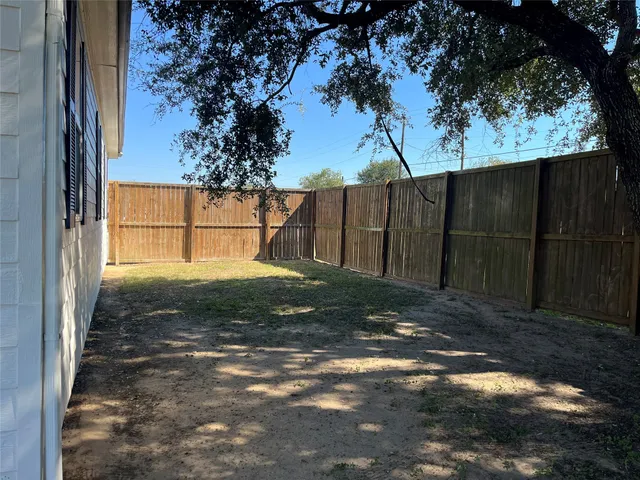 $1,650 | 1007 Rose Lane, Eagle Lake, TX 77434