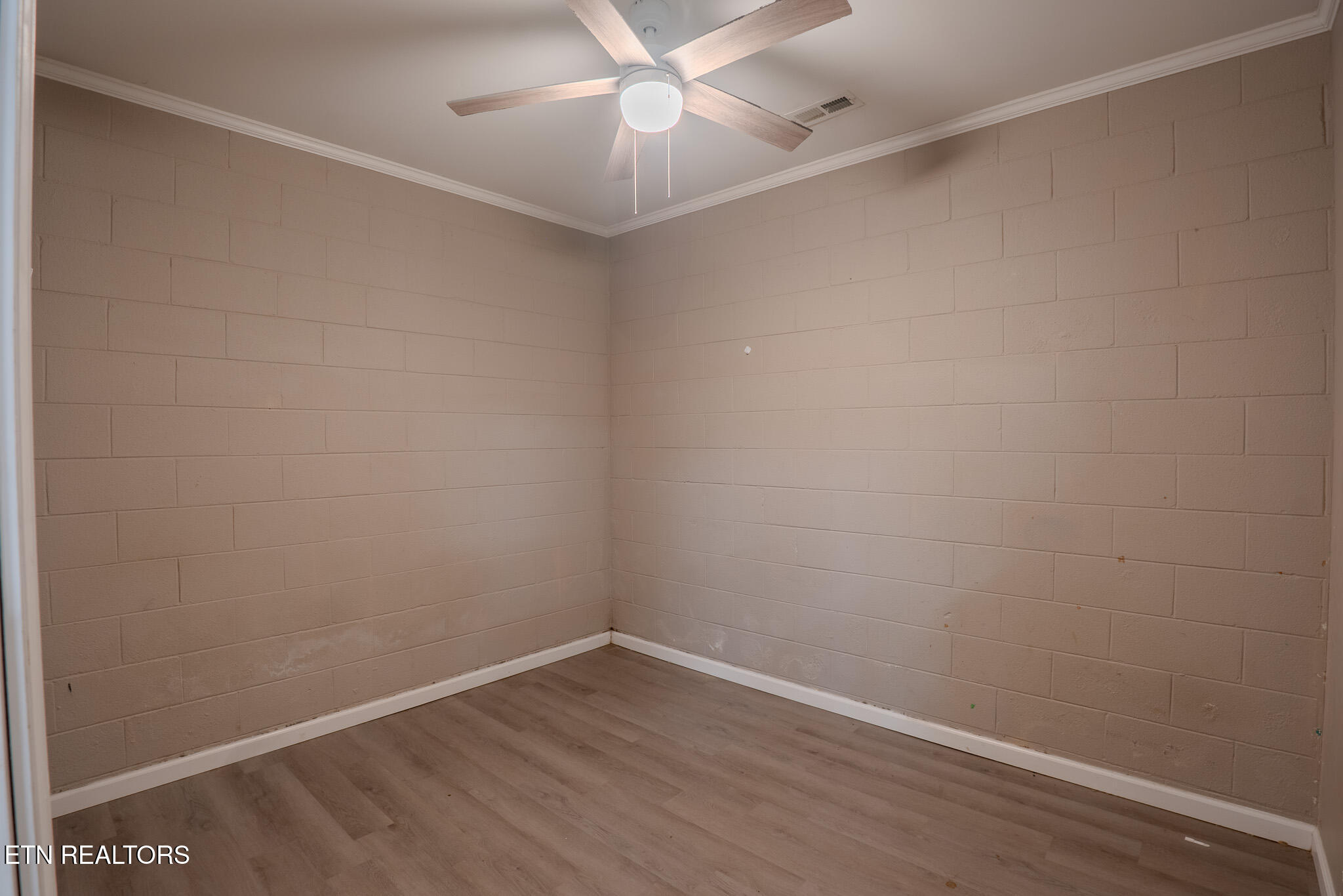 835 East Lincoln Road Alcoa, TN 37701 - Photo 11 of 43 DSC09628-HDR