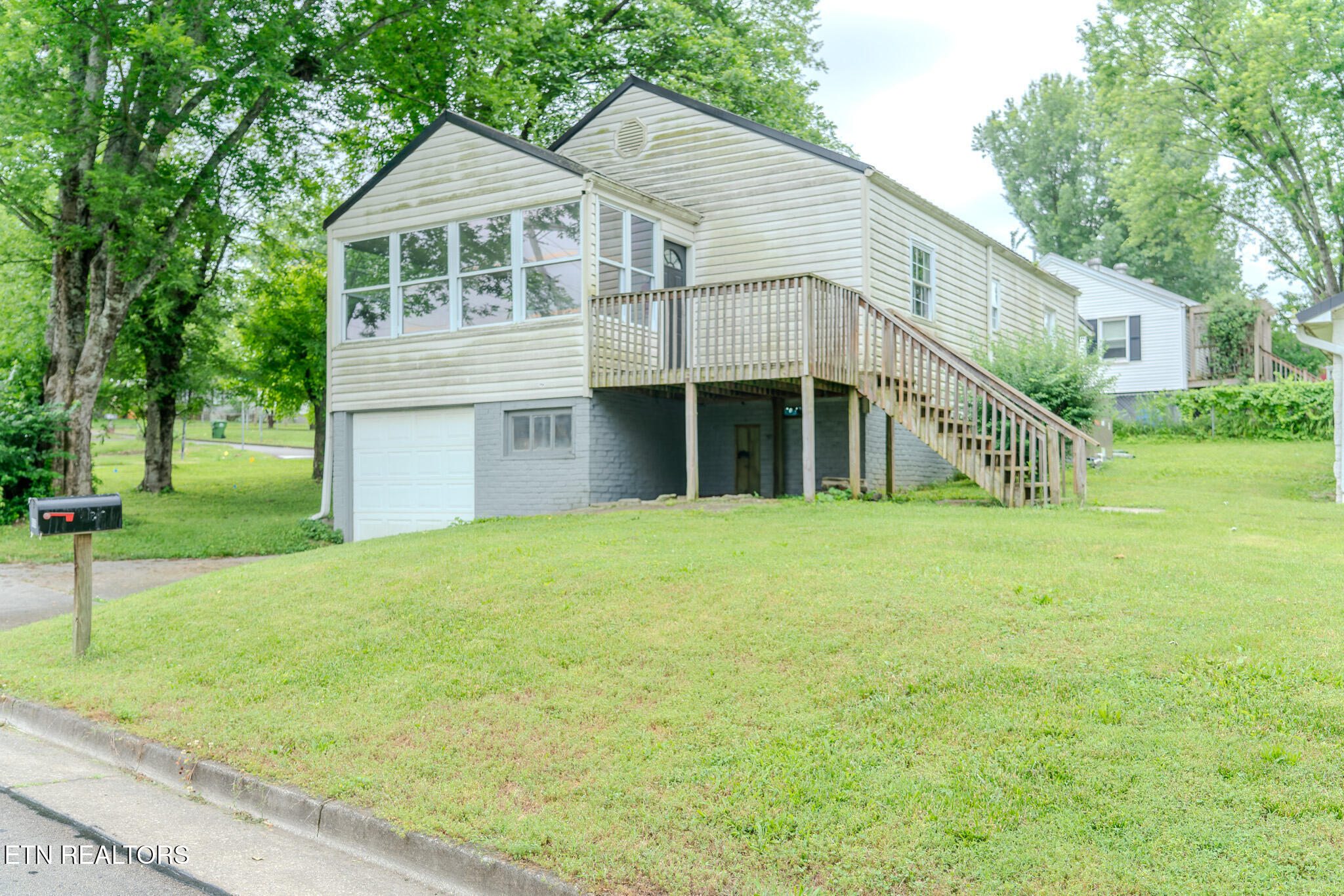 835 East Lincoln Road Alcoa, TN 37701 - Photo 38 of 43 DSC00081-HDR