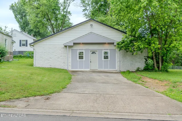 $499,900 | 835 East Lincoln Road, Alcoa, TN 37701