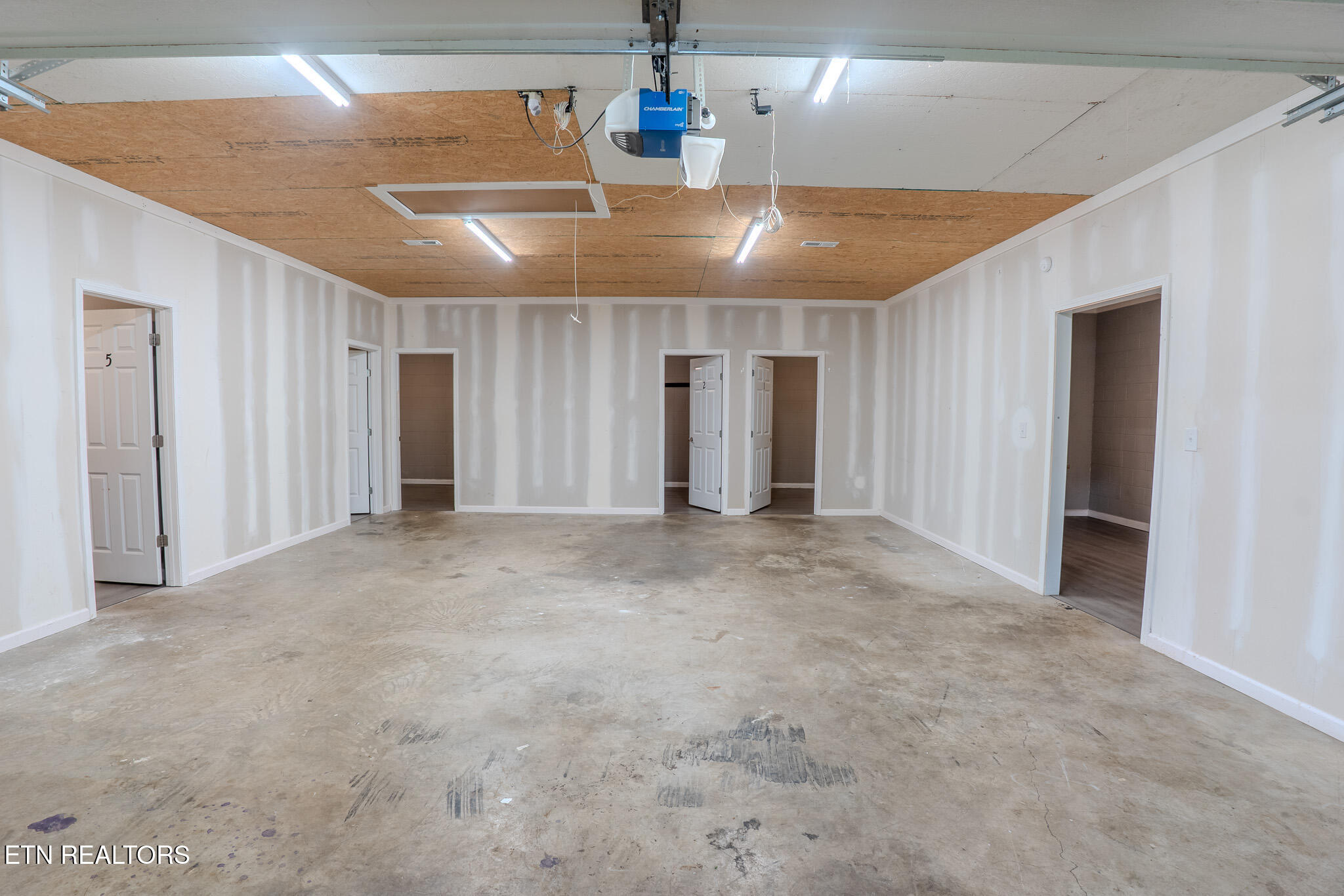 835 East Lincoln Road Alcoa, TN 37701 - Photo 7 of 43 DSC09601-HDR