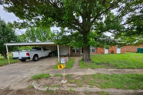 $195,000 | 101 South Rita Street, Lacy-Lakeview, TX 76705